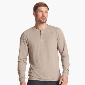 Vuori Men’s Henley Size Large